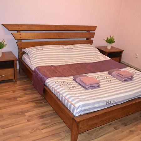 Квартира Двохкімнатна Фонтан Διαμέρισμα Kamianets-Podilskyi Εξωτερικό φωτογραφία